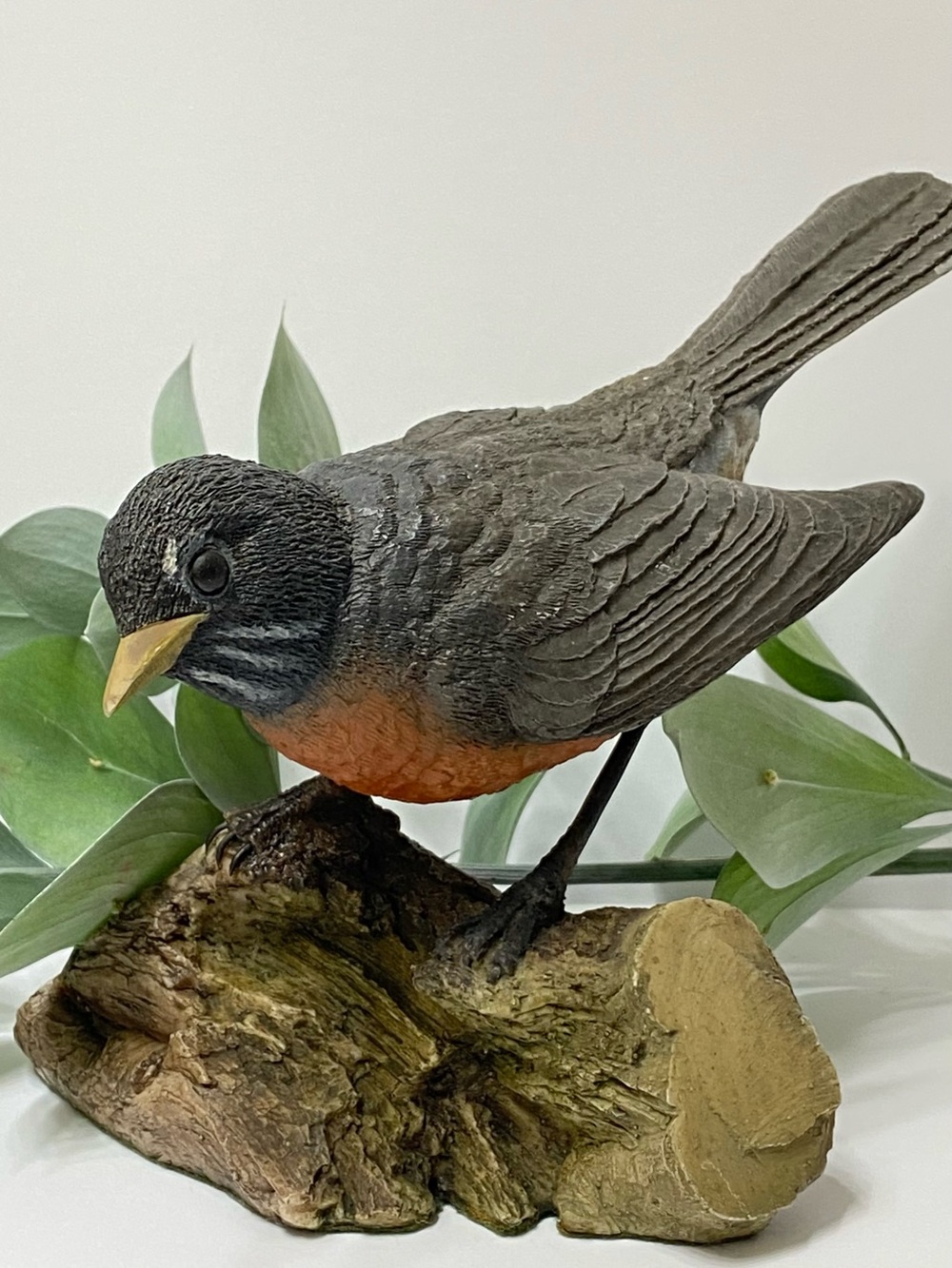 Vintage Made In England Robin Bird Figurine Log Rustic Wildlife Sculpture Decor
